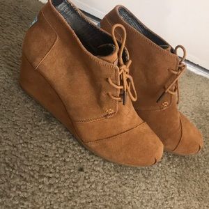TOMS kala wedge bootie